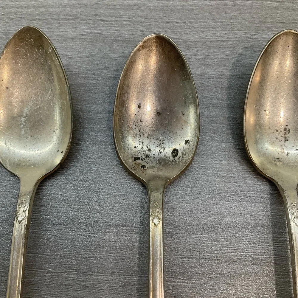 VINTAGE 5 SILVER PLATE TEASPOONS WILLIAM‎ ROGERS MFG CO